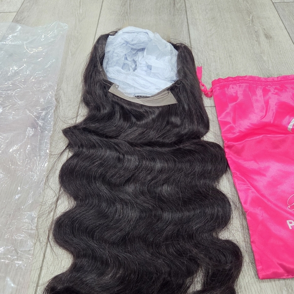 Luxurious Natural Black Wavy Hair Wig - Picture 13 of 14